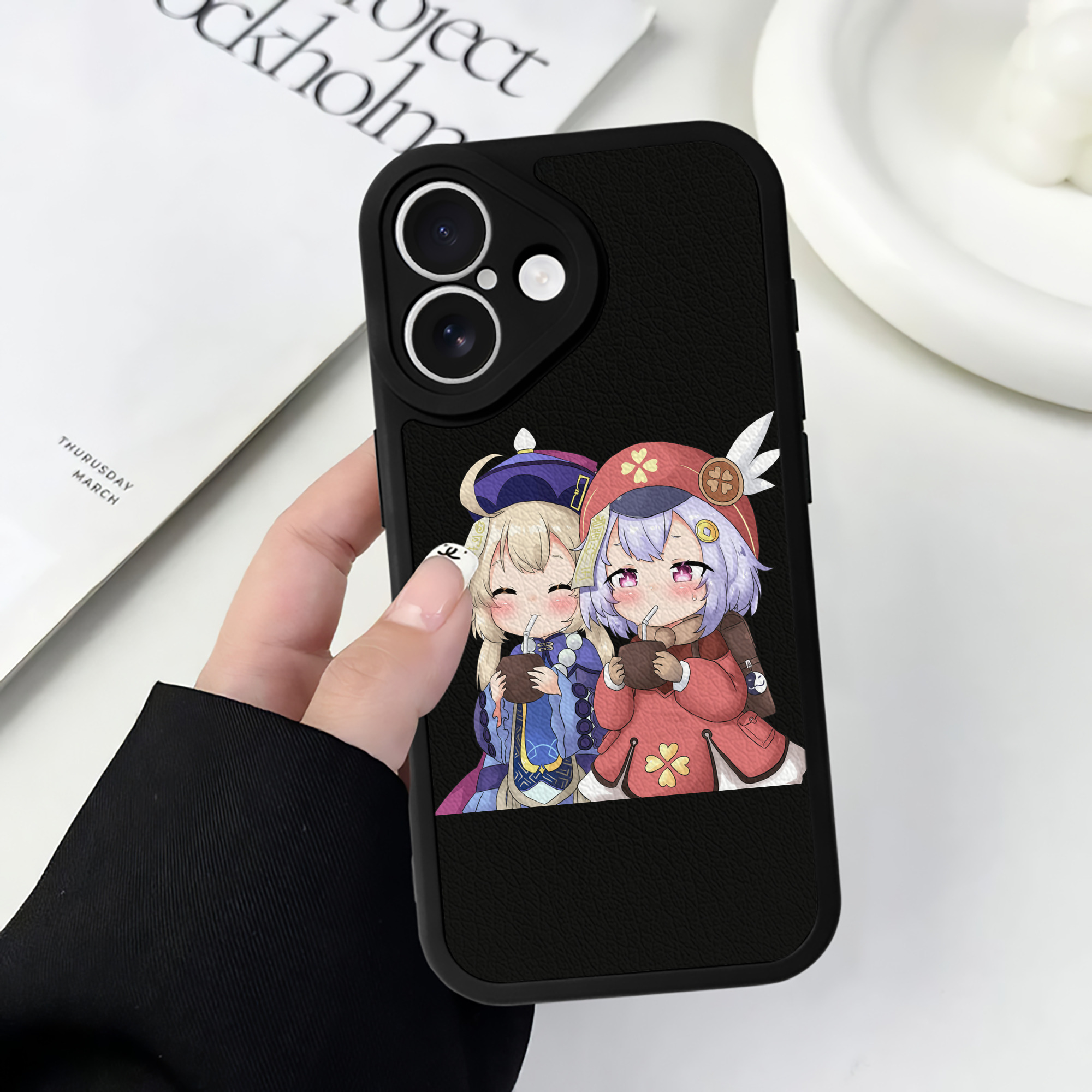 げんし神 七七 なな  genshin Nana 【iPhone 16シリーズ対応】シリコンスマホケース（レザー調） 材質：シリコン